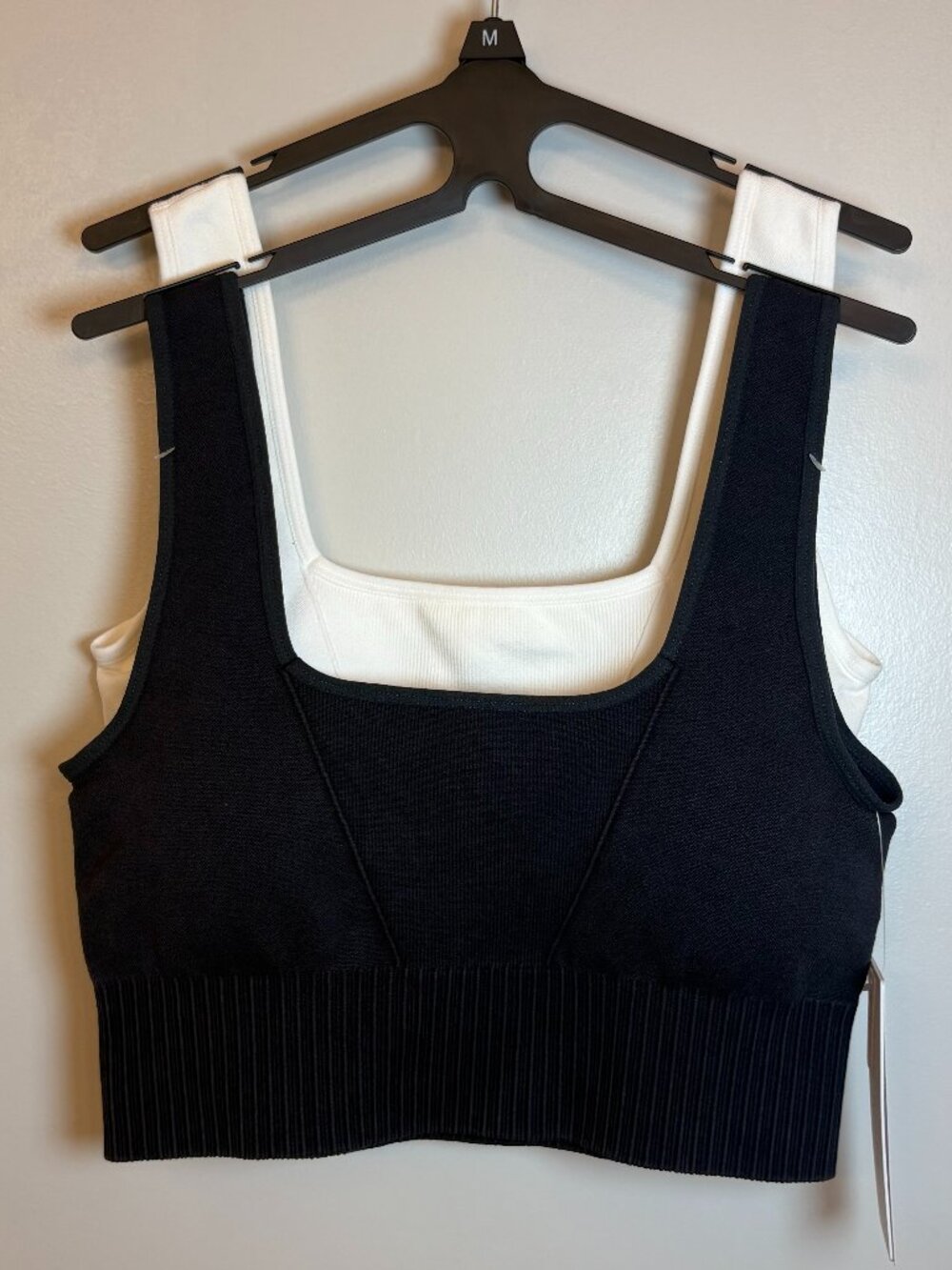 NWT-Yogalicious Stonewash Seamless Glow Gleam Bra Set of 2- Black / Sugar Sizzle